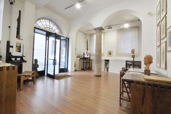 PPC private property consultants: Loft at the groundfloor of an historical businding in Sant'Ambrogio 