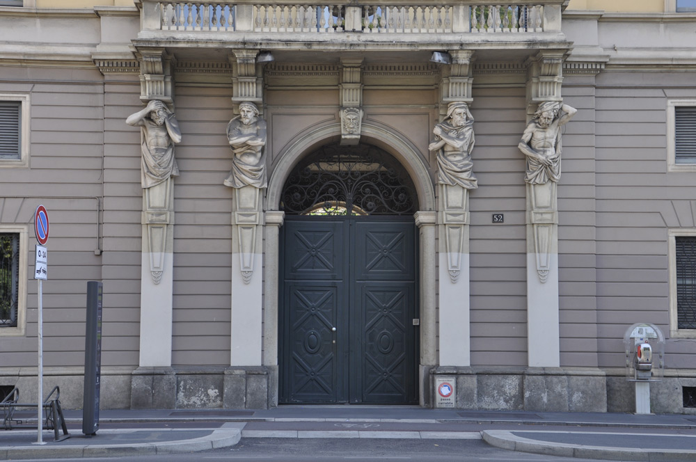 Locazione di un intero palazzo, uso negozio-showroom-ufficio, nel quadrilatero della moda di Milano