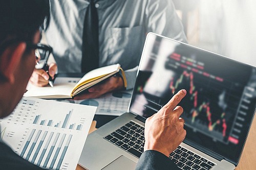 Direct buyout of unlisted real estate funds shares from its limited partners