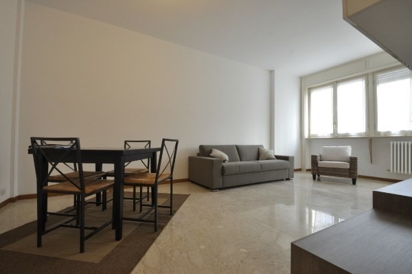 PPC private property consultants: Large Studio Flat between Centrale and Piazza della Repubblica