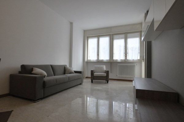 PPC private property consultants: Large Studio Flat between Centrale and Piazza della Repubblica