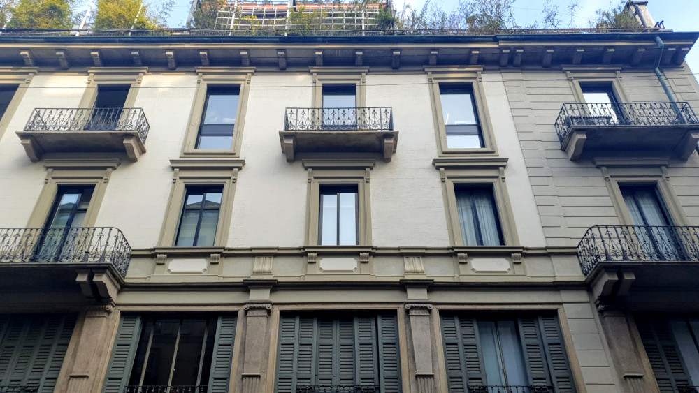 PPC private property consultants: Ufficio in stabile d'epoca a Brera unico al piano